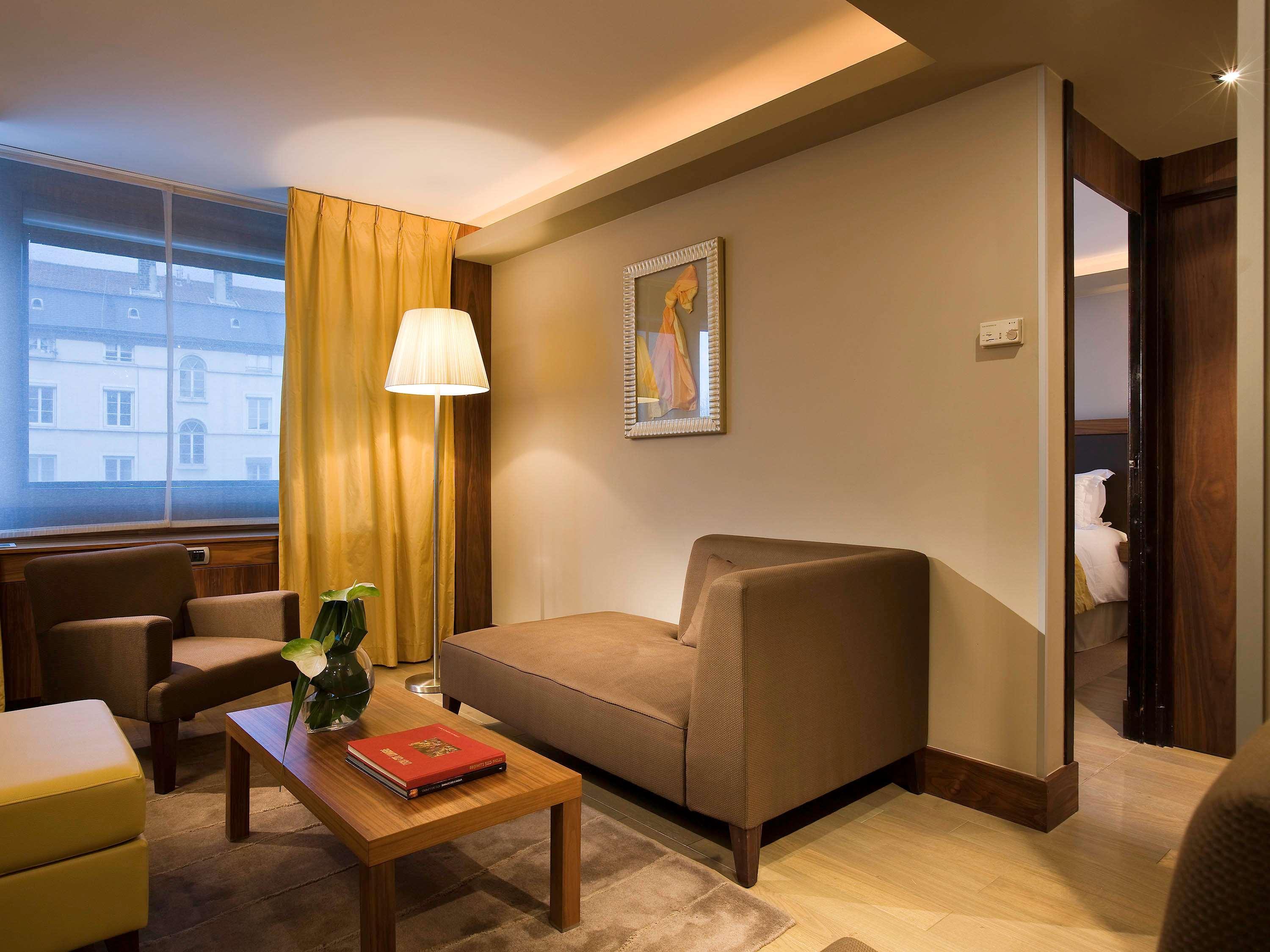 소피텔 리옹 벨쿠르 호텔 외부 사진 A suite at the hotel