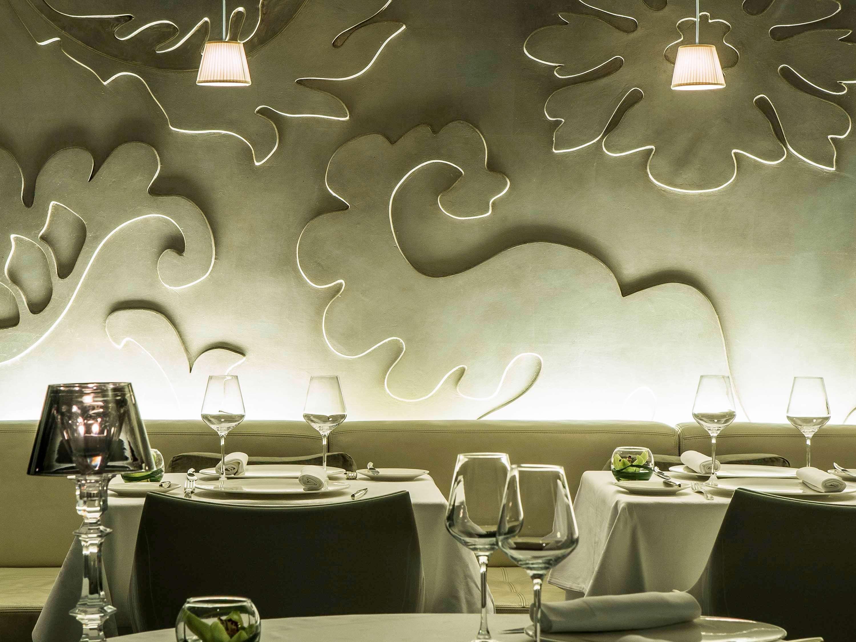 소피텔 리옹 벨쿠르 호텔 외부 사진 Interior of the restaurant