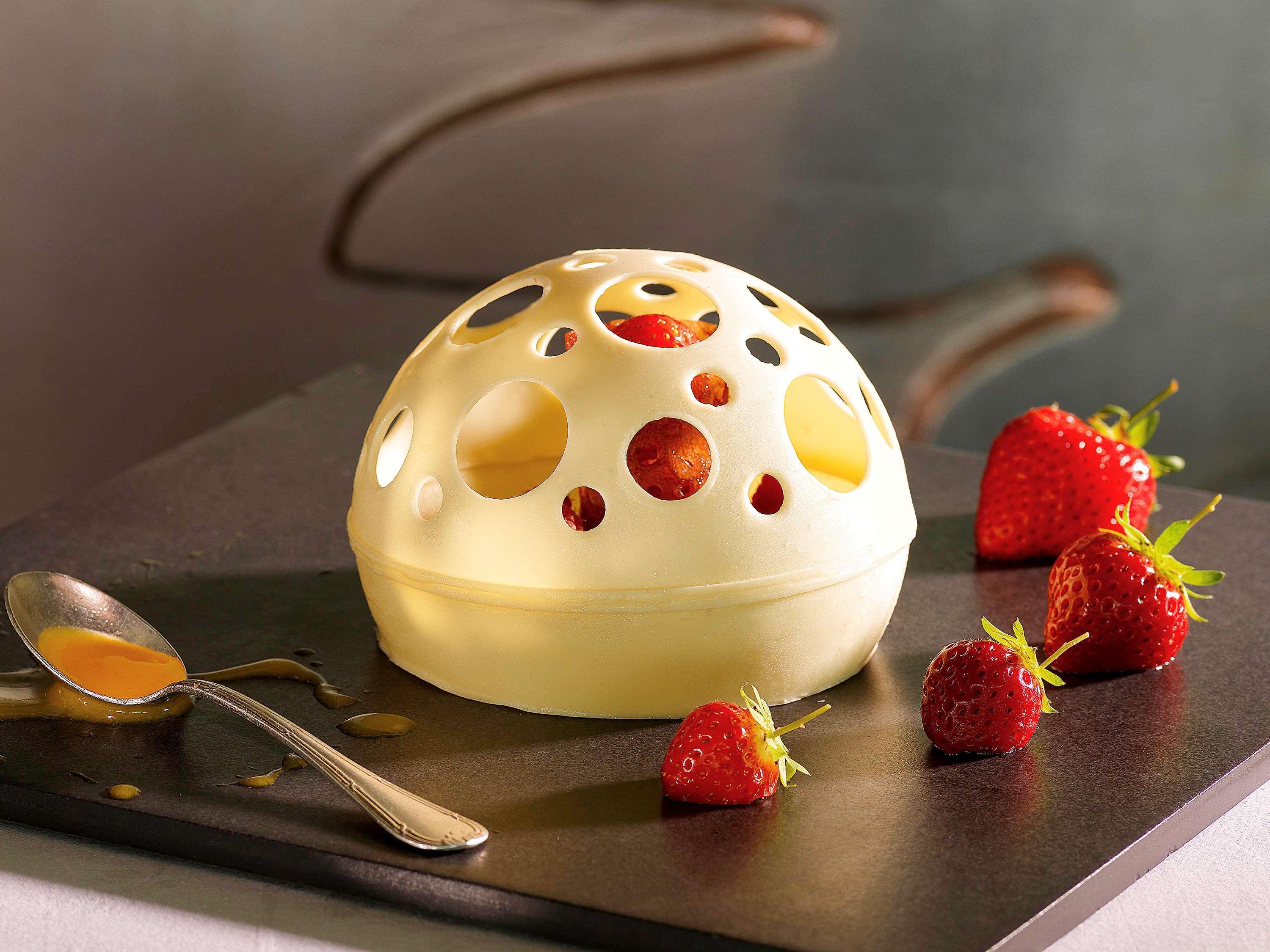 소피텔 리옹 벨쿠르 호텔 외부 사진 A strawberry bell